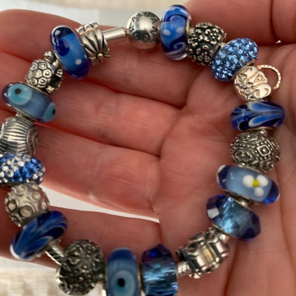 Authentic Pandora sterling silver bracelet with genuine sterling silver beads - Picture 7 of 7